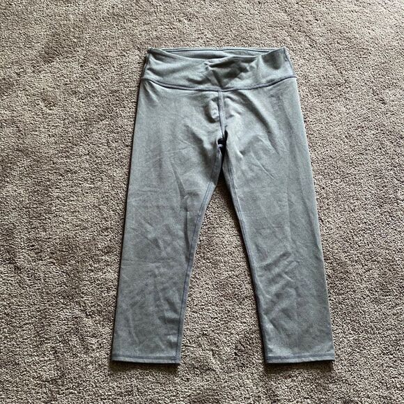 Fabletics Capri Leggings SIZE S - Picture 1 of 4